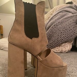 LAMADO HEELS never worn!